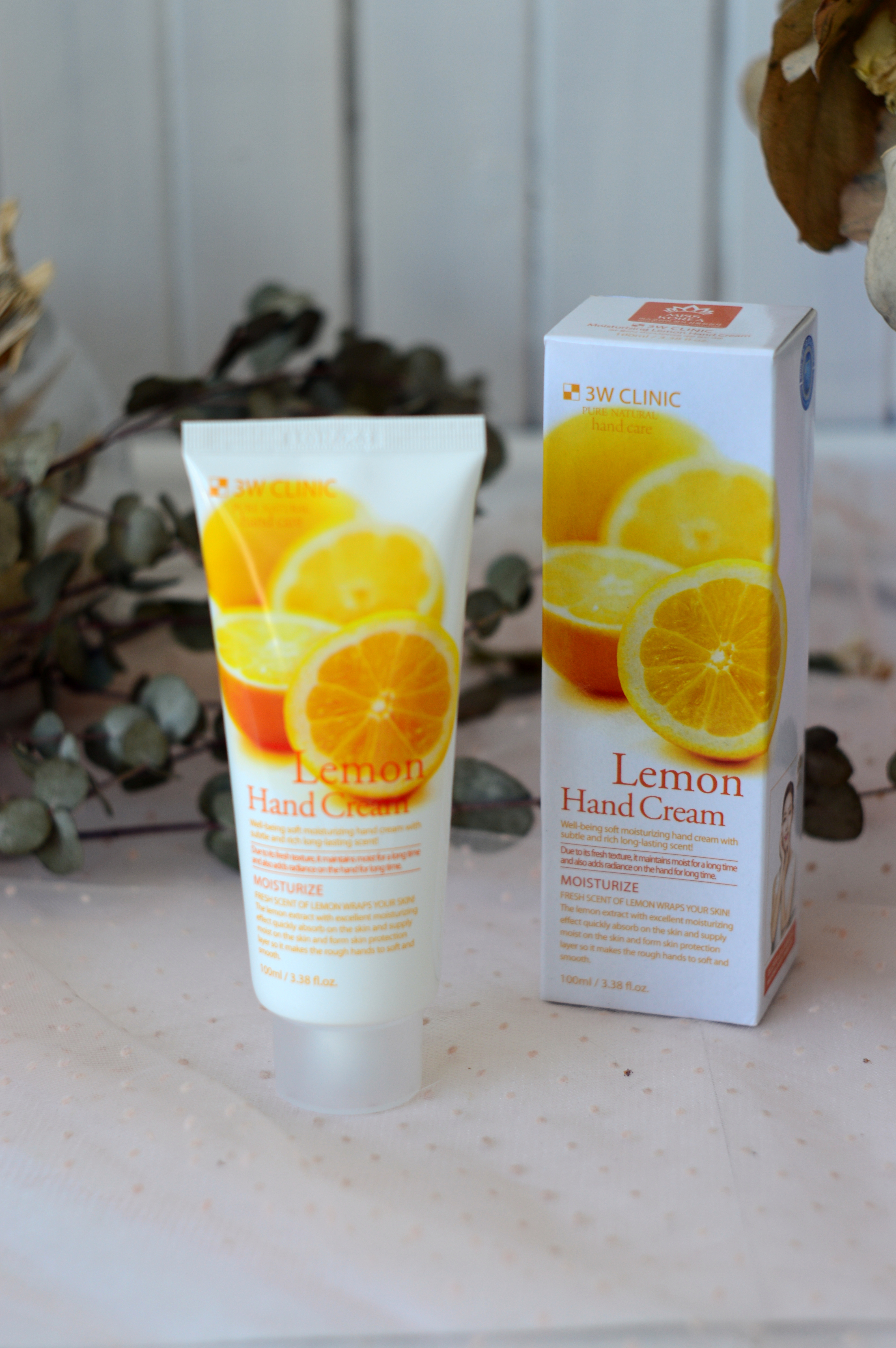Крем для рук с Лимоном 3W Clinic Lemon Hand Cream